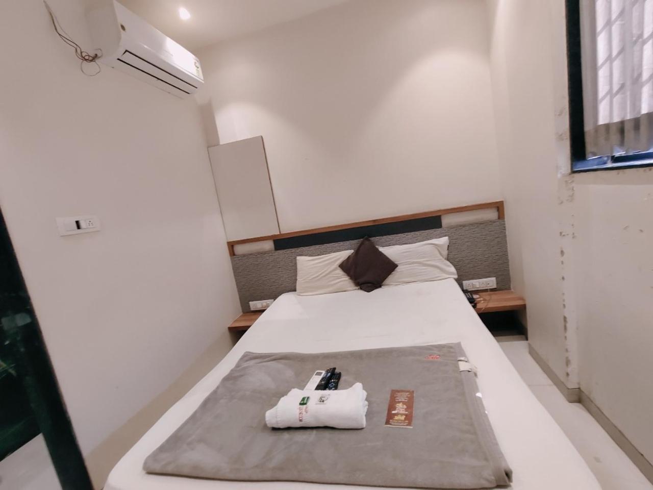Hotel Pragati Inn Ahmednagar Eksteriør bilde