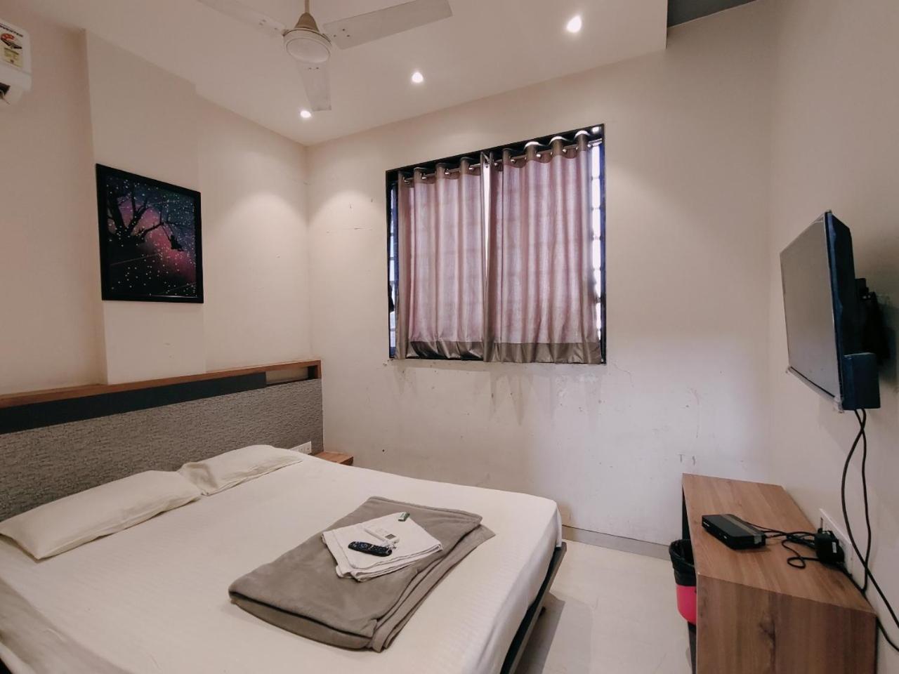 Hotel Pragati Inn Ahmednagar Eksteriør bilde