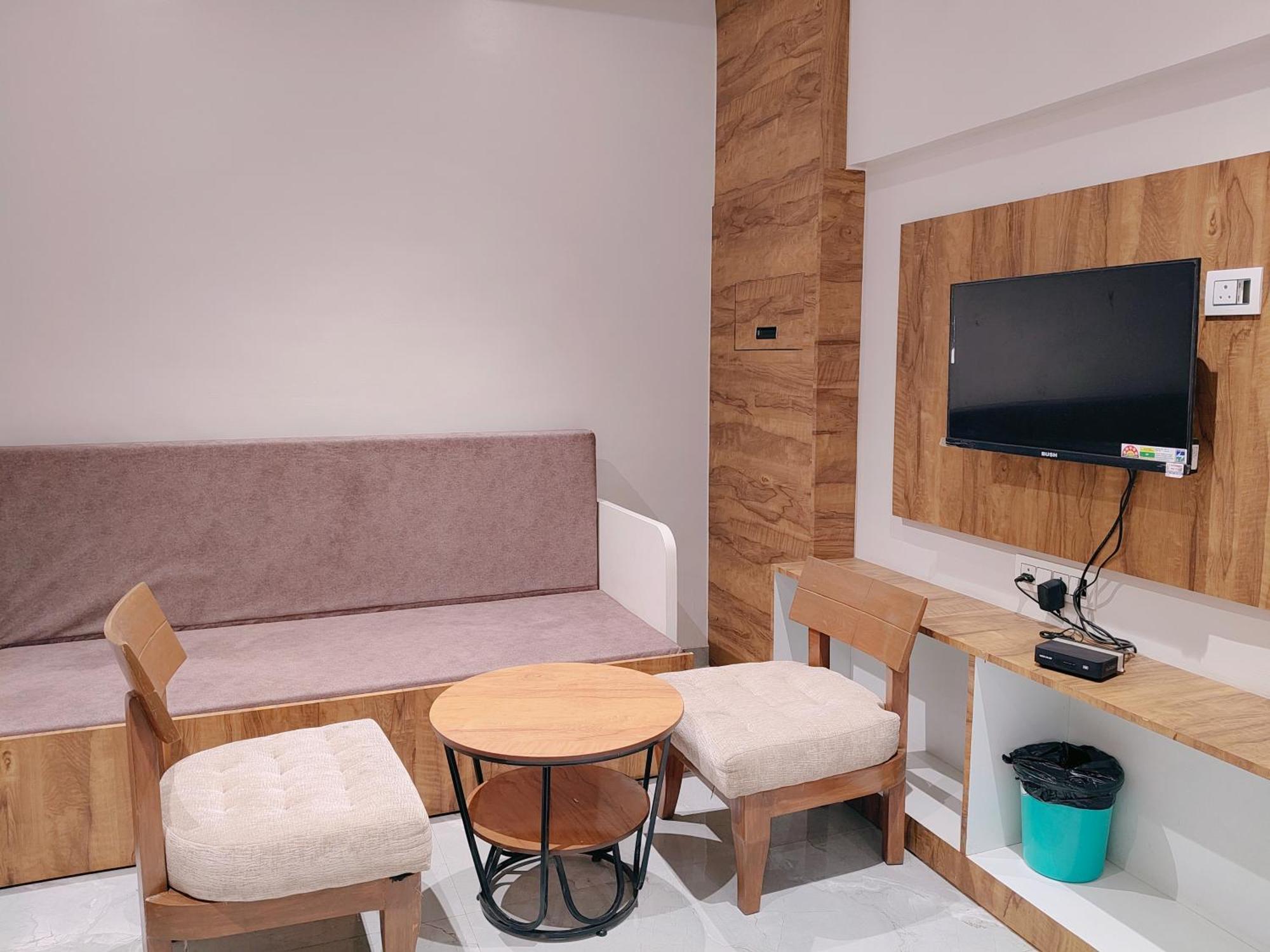 Hotel Pragati Inn Ahmednagar Eksteriør bilde