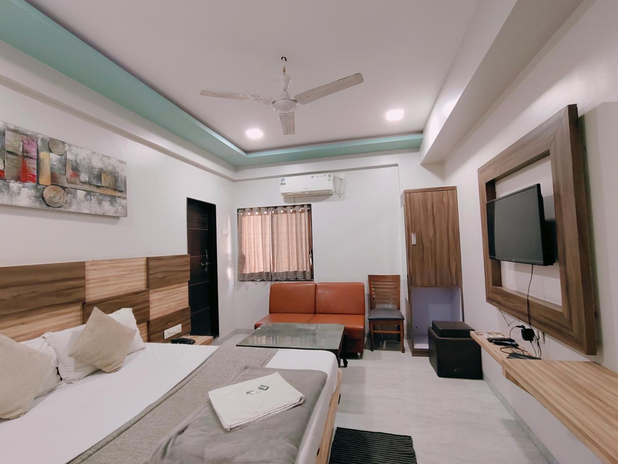 Hotel Pragati Inn Ahmednagar Eksteriør bilde
