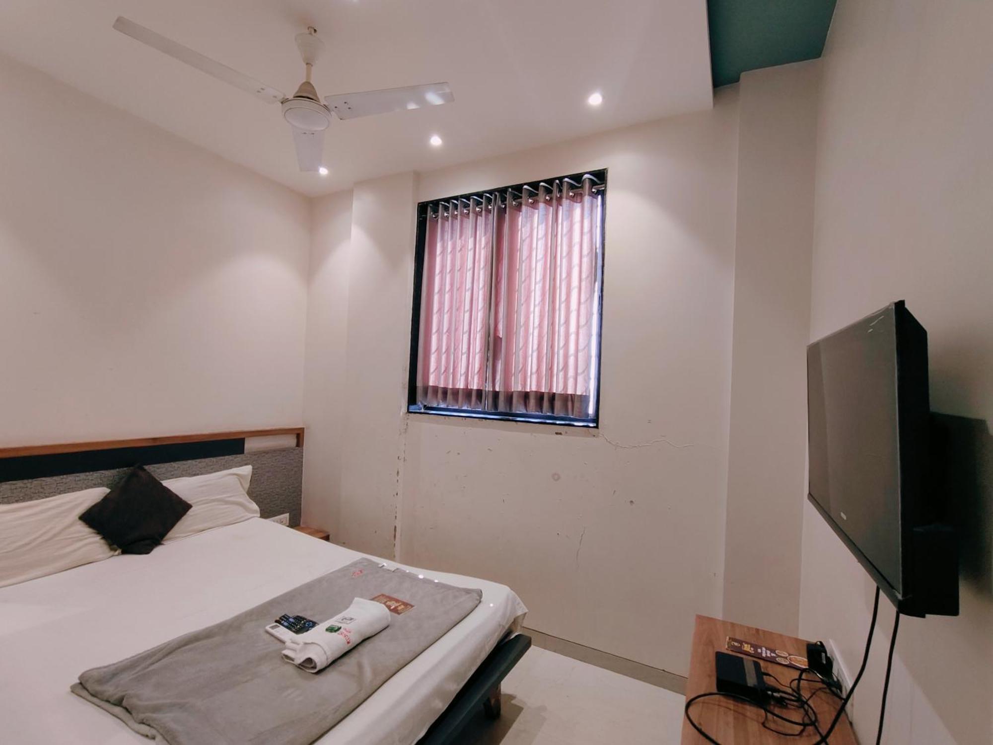 Hotel Pragati Inn Ahmednagar Eksteriør bilde
