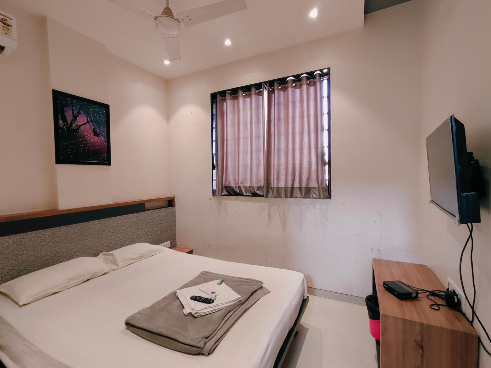 Hotel Pragati Inn Ahmednagar Eksteriør bilde