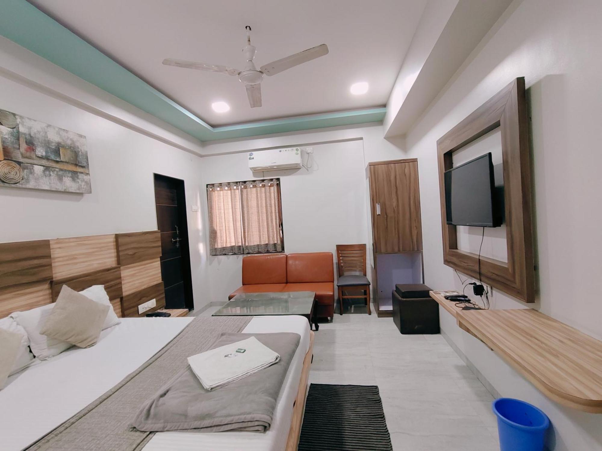 Hotel Pragati Inn Ahmednagar Eksteriør bilde