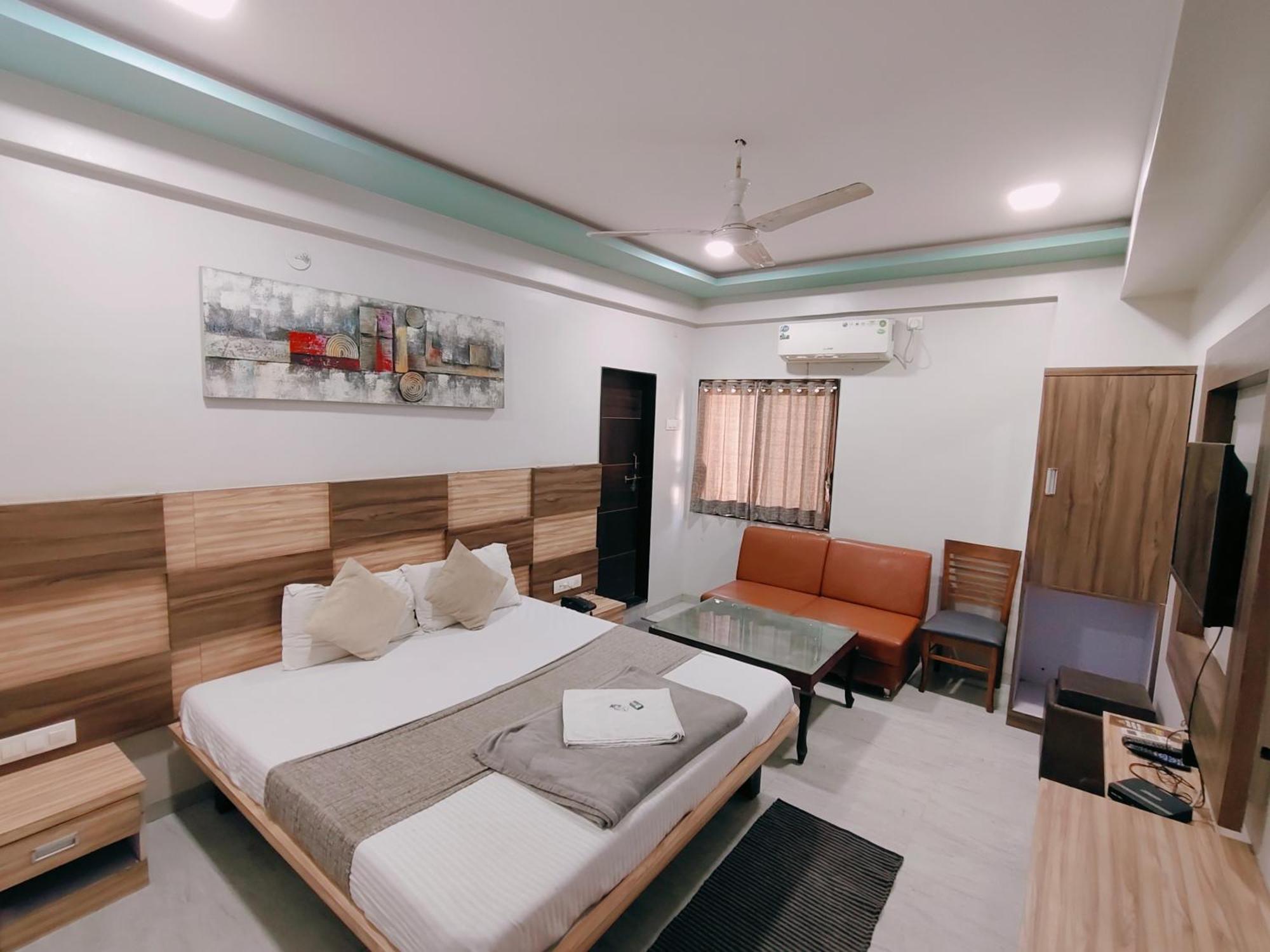 Hotel Pragati Inn Ahmednagar Eksteriør bilde
